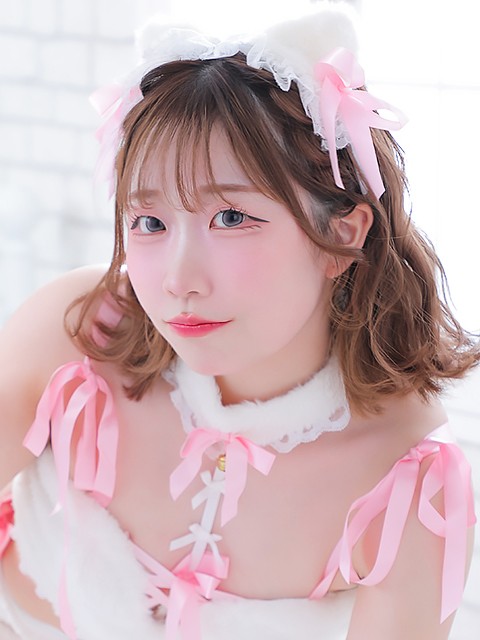 ひな先生のグラビア