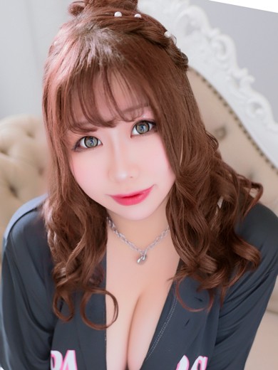 いより　爆乳エッチな最胸歌姫