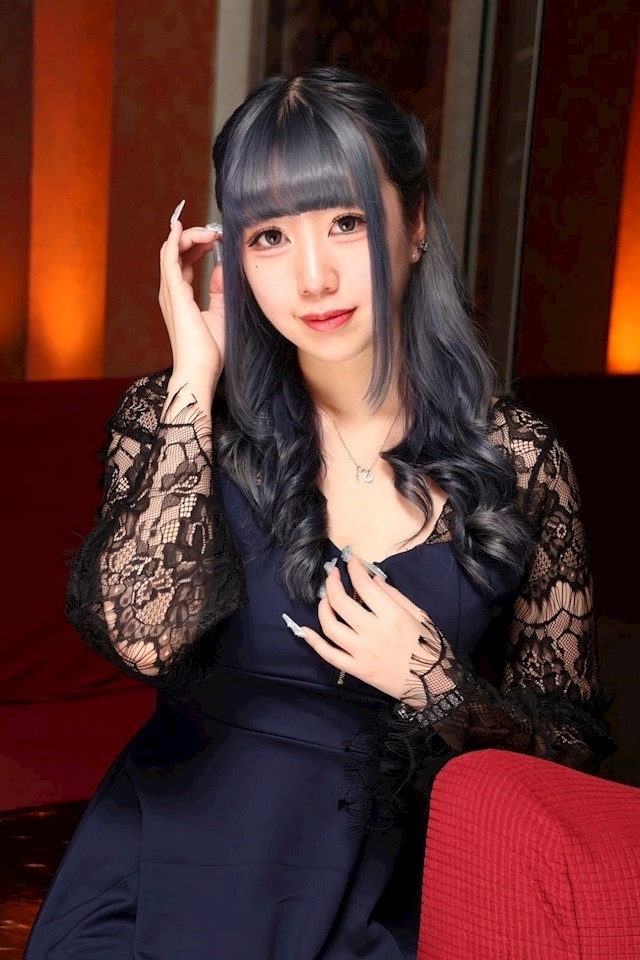 ゆりな