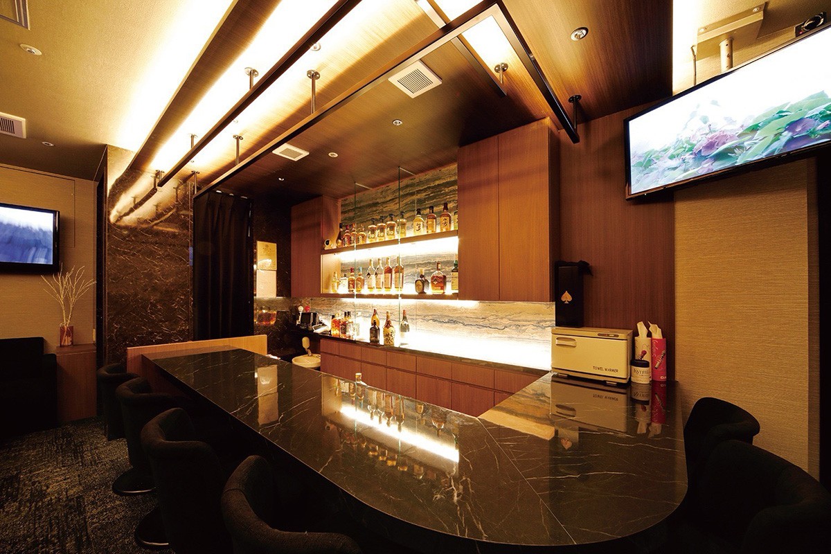 Snack Solace（ソレイス）店内 2