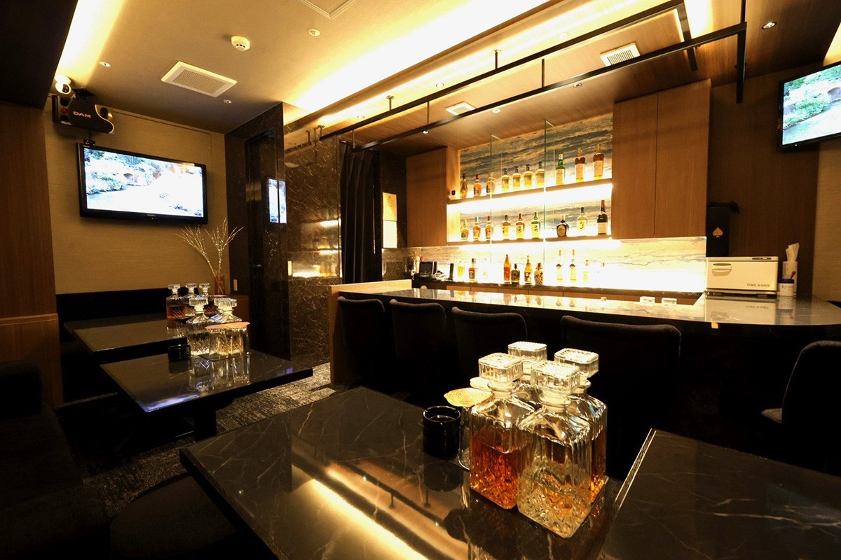 Snack Solace（ソレイス）店内 4