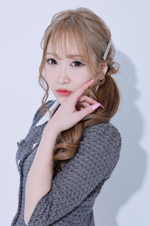 愛華プロフィール写真2