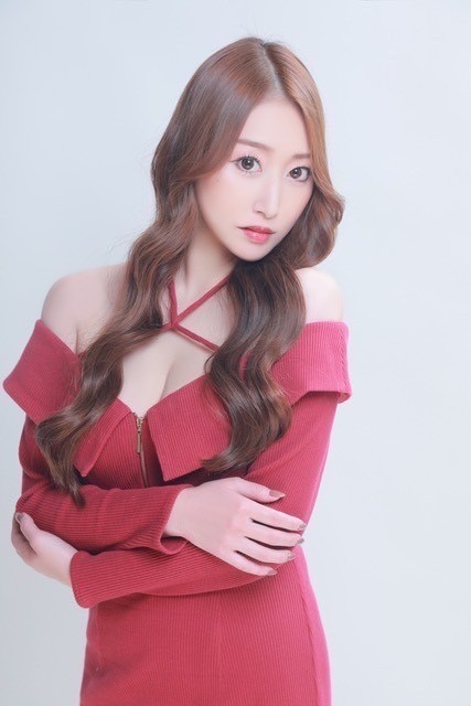 あやな