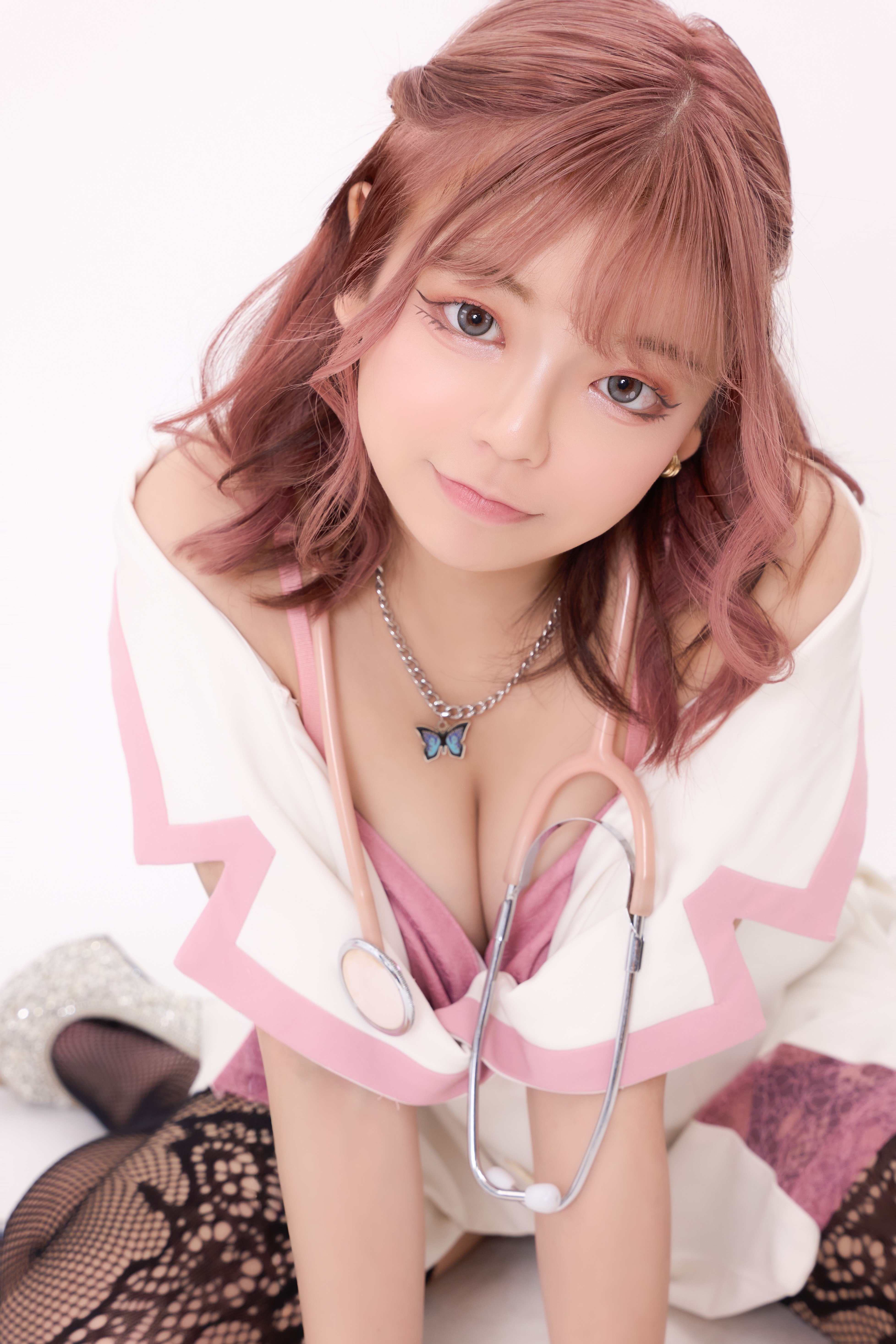 【患者様へお知らせ】今夜、女医の“濃密治療”始まります