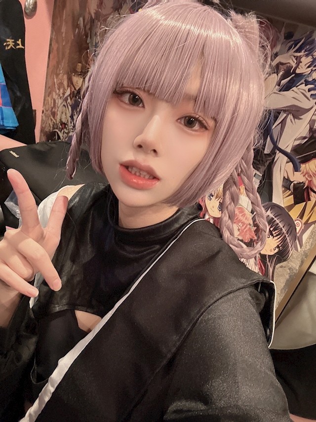 モエ。
